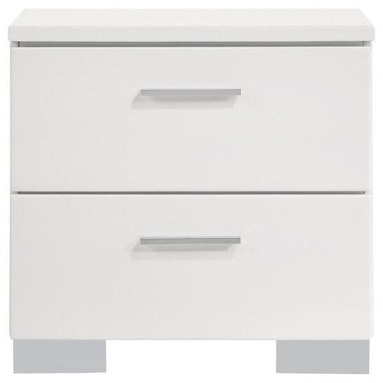 Jeremaine 4-piece Queen Bedroom Set White